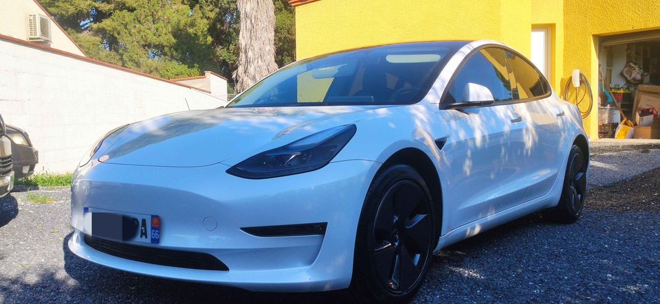 Tesla model 3 2023